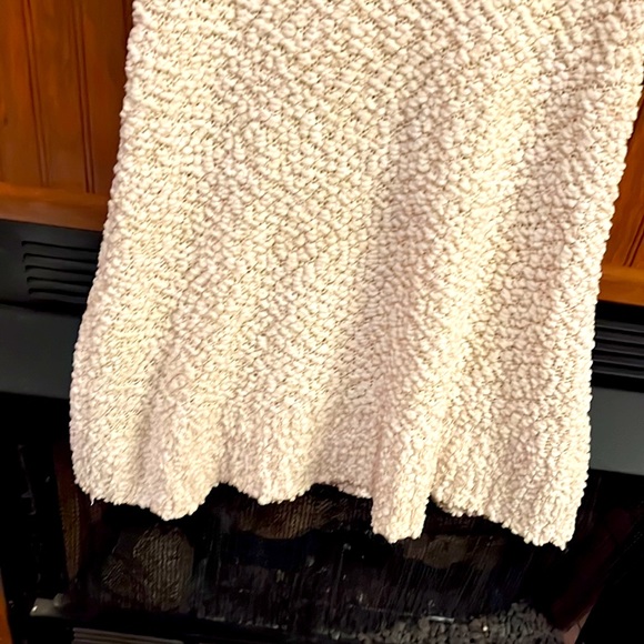 A nubby Winter white long sweater/cap sleeves. Perfect condition new - Picture 3 of 5